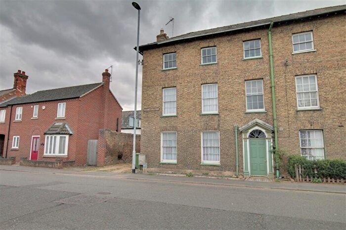 3 Bedroom Semi-Detached House To Rent In West Park Street, Chatteris, PE16