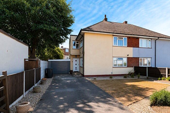 3 Bedroom Semi Detached House For Sale In Weyburn Drive, Ramsgate, Kent, CT12