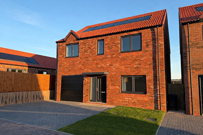 4 Bedroom Detached House For Sale In Joseph Banks Drive, Whitby, YO22