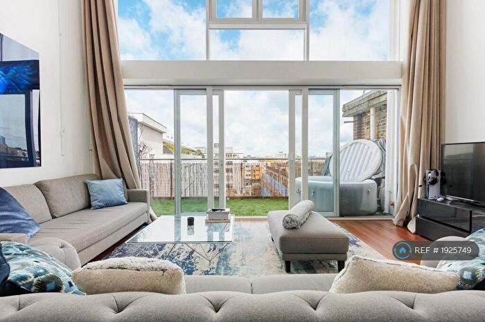 1 Bedroom Penthouse To Rent In Royle Building, London, N1