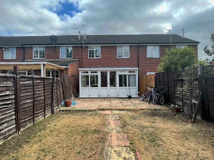 3 Bedroom Terraced House To Rent In Stuart Close, Fenny Stratford, MK2