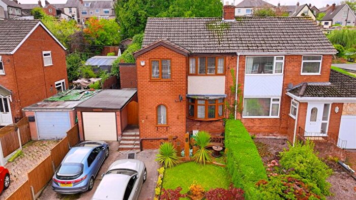 3 Bedroom Semi-Detached House For Sale In Prospect Drive, Coedpoeth, Wrexham, LL11