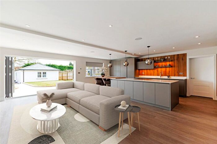 5 Bedroom Detached House For Sale In Hockett Lane, Cookham, Berkshire, SL6