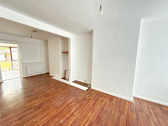 3 Bedroom Terraced House To Rent In Castle Road, Northolt, Greater London, UB5