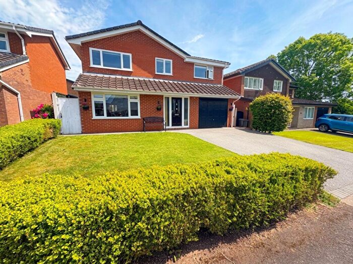 4 Bedroom Detached House For Sale In Sedbergh Close, Holmes Chapel, CW4