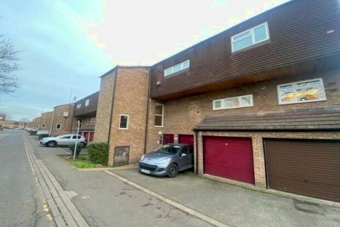 2 Bedroom Flat To Rent In Exeter Place, Northampton NN1