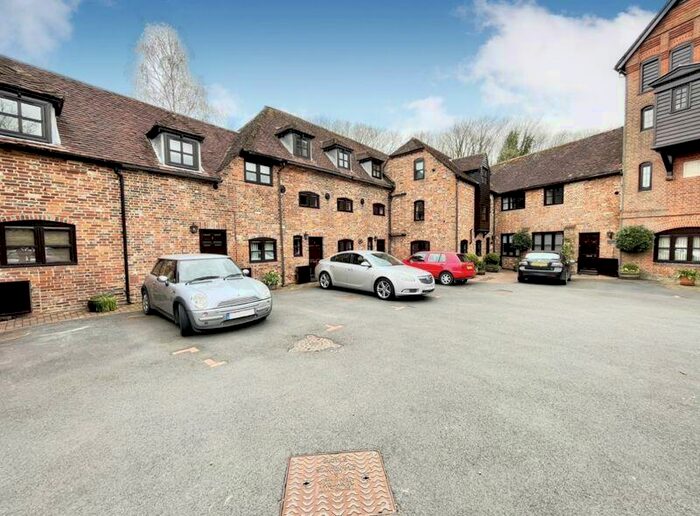 2 Bedroom Mews To Rent In Riverside Mews, Wickham, Fareham, PO17