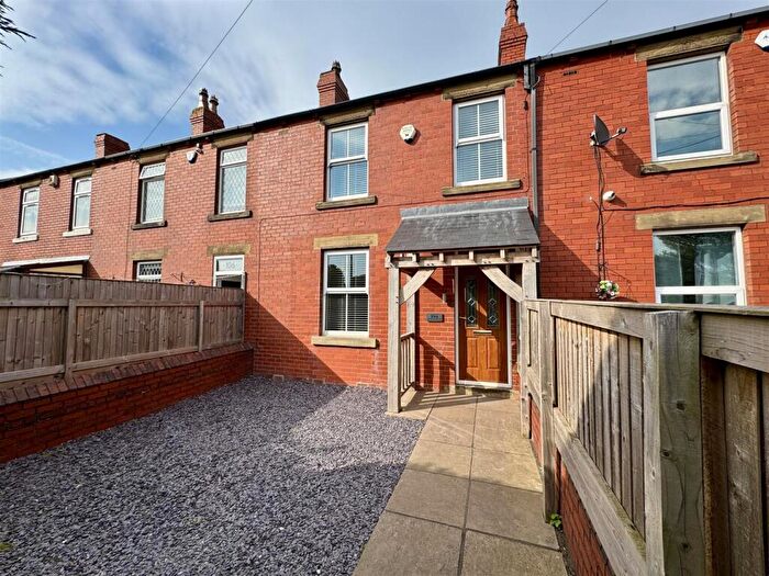 3 Bedroom Terraced House For Sale In Huddersfield Road, Skelmanthorpe, Huddersfield, HD8