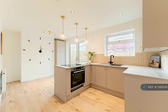 3 Bedroom End Of Terrace House To Rent In Penrith Grove, Leeds, LS12