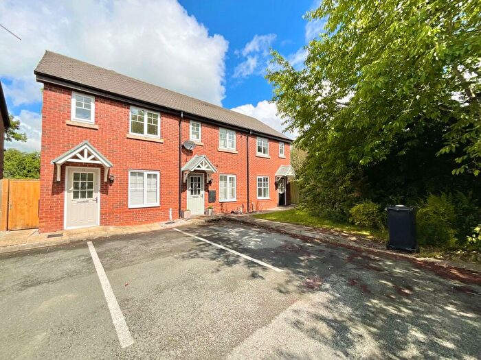 2 Bedroom End Of Terrace House For Sale In Oaks Close, Aston, CW5