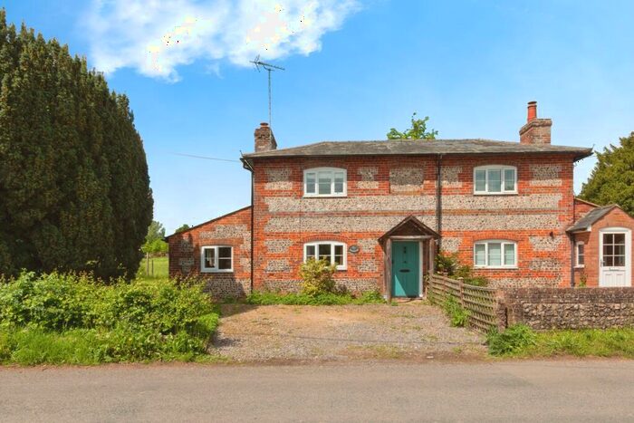 3 Bedroom Semi-Detached House For Sale In Alresford Road, Preston Candover, Basingstoke, Hampshire, RG25