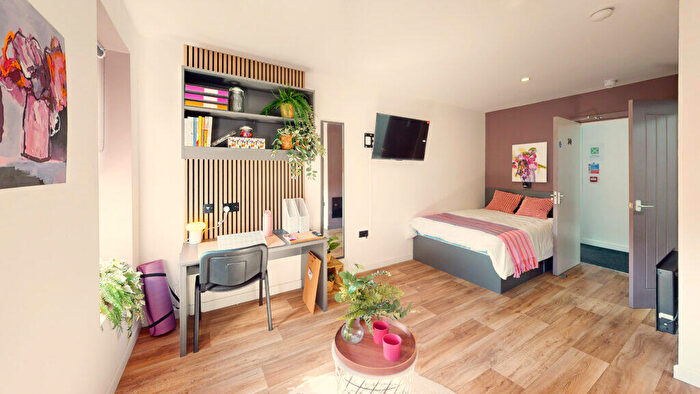 Studio To Rent In Studio, - Pershore Road, Stirchley, Birmingham, B30