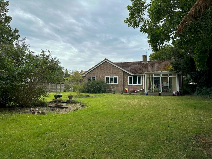 3 Bedroom Detached Bungalow To Rent In Wellington Road, Taunton, TA1