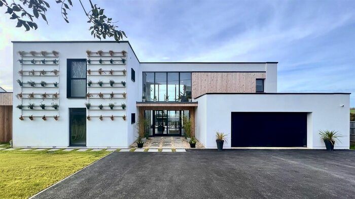 6 Bedroom Property To Rent In Croyde, Braunton, EX33