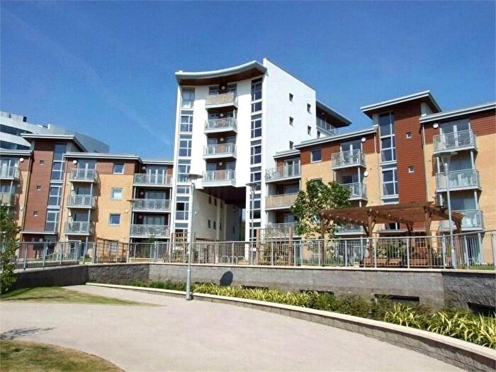 2 Bedroom Apartment For Sale In Kelvin Gate, Bracknell, RG12