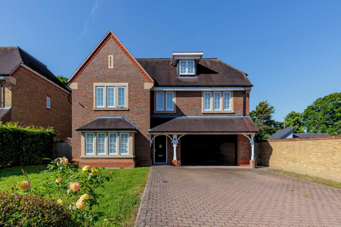 7 Bedroom Detached House To Rent In Priest Hill Close, Epsom, KT17