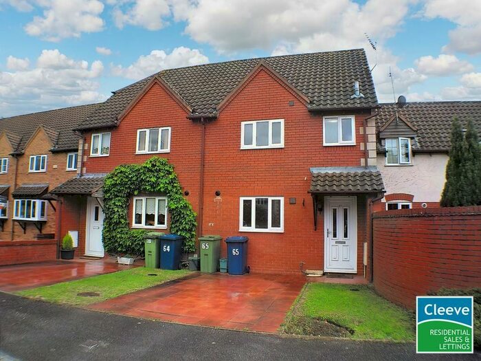 3 Bedroom Semi-Detached House To Rent In The Highgrove, Bishops Cleeve, GL52