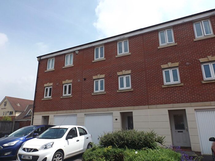 3 Bedroom Property To Rent In Dickinsons Fields, Bristol, BS3