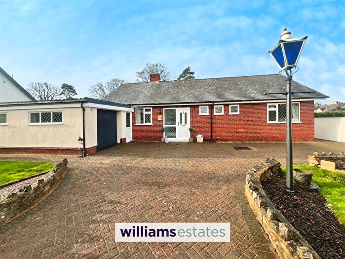 3 Bedroom Detached Bungalow For Sale In Llanfair Road, Ruthin, LL15