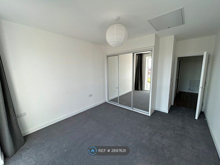 1 Bedroom Flat To Rent In Dower Court, Wokingham, RG40