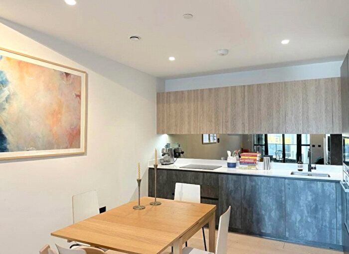 1 Bedroom Flat For Sale In Empress Apartments, London, United Kingdom, E2