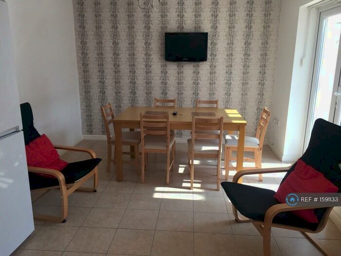 5 Bedroom Detached House To Rent In Brent Close, Newcastle-Under-Lyme, ST5
