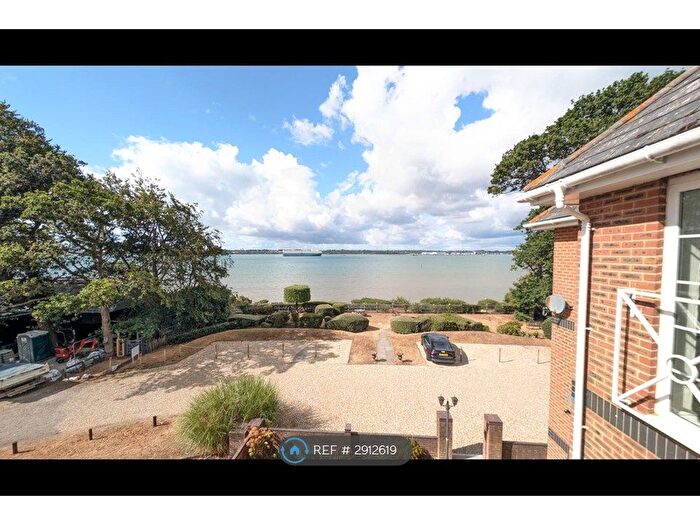 2 Bedroom Flat To Rent In Englefield Court, Southampton, SO31