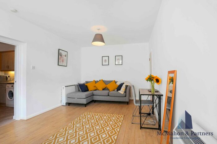 2 Bedroom Flat To Rent In Newington Causeway, Elephant And Castle, London, SE1