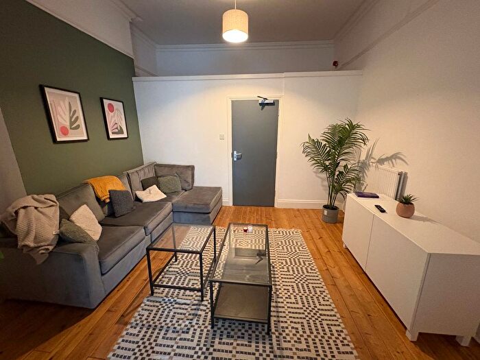 2 Bedroom Flat To Rent In Bryn Road, Brynmill, Swansea, SA2