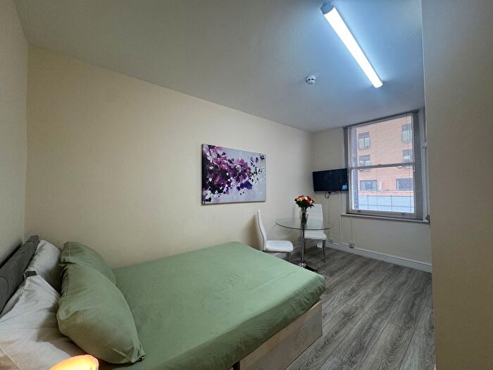 Studio To Rent In Cromwell Road, London, SW7