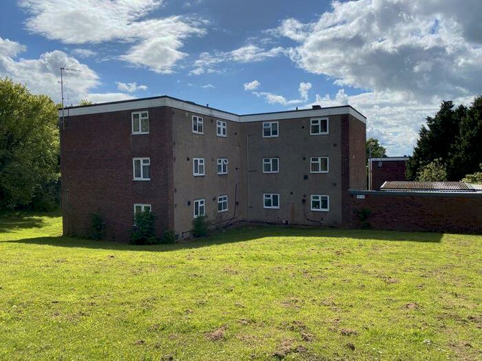 2 Bedroom Flat To Rent In Dobbins Oak Road, Stourbridge, DY9