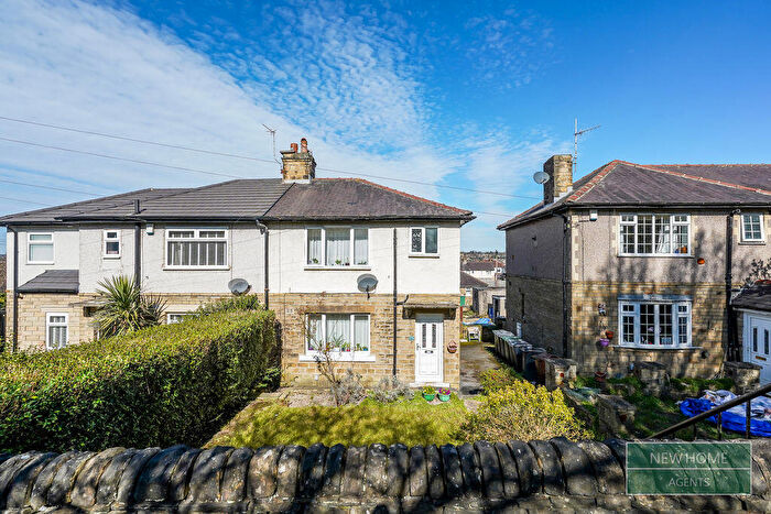3 Bedroom Semi-Detached House For Sale In Leeds Road, Shipley, BD18