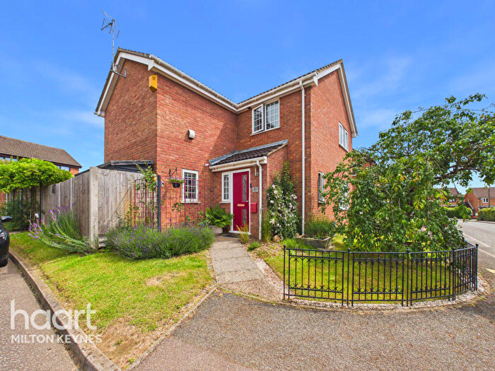 3 Bedroom Detached House For Sale In Broomlee, Bancroft, MK13