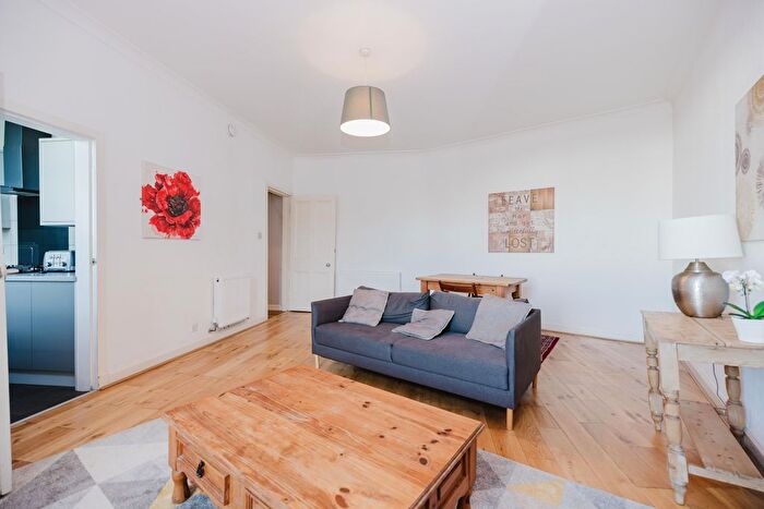 1 Bedroom Flat To Rent In Meadowbank, Edinburgh, EH8