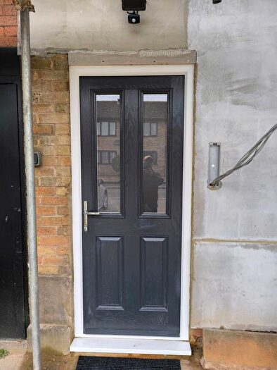 2 Bedroom Flat To Rent In Flat, Warrens Close, Irthlingborough, Wellingborough, NN9