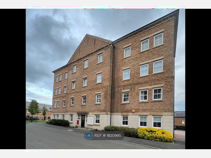 2 Bedroom Flat To Rent In Rainbow Road, Erith, DA8