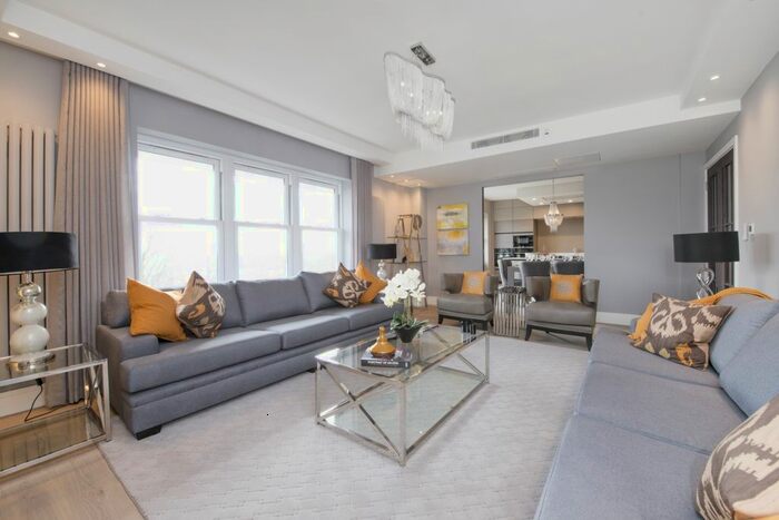 3 Bedroom Flat To Rent In Lyndhurst Road, Hampstead, NW3