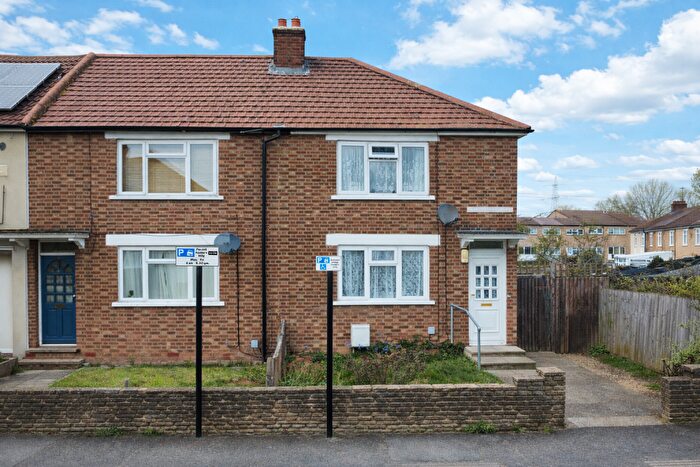 3 Bedroom Terraced House For Sale In Ascham End, London, E17