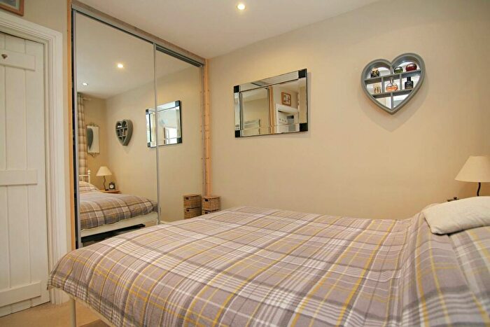 2 Bedroom Cottage For Sale In Back Lane, Leeds, LS12