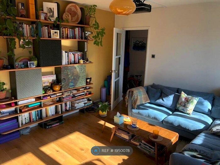 2 Bedroom Flat To Rent In Lovell House, London, E8