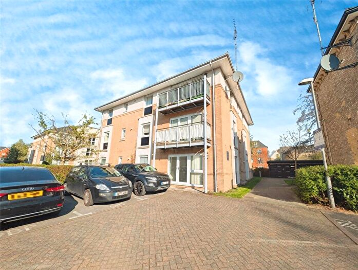 2 Bedroom Apartment For Sale In Archers Road, Southampton, Hampshire, SO15