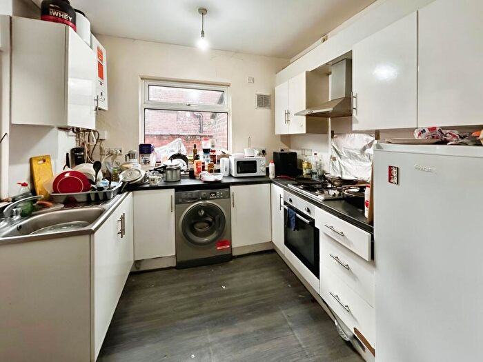 4 Bedroom Terraced House To Rent In Cyril Street, Rusholme, M14