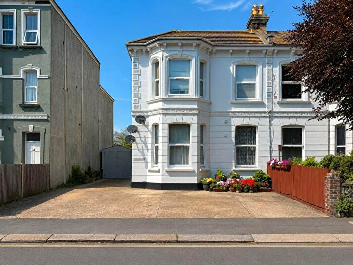 8 Bedroom Semi-Detached House For Sale In Rowlands Road, Worthing, BN11