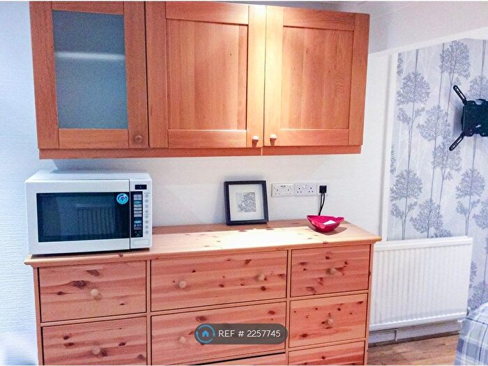 1 Bedroom Semi-Detached House To Rent In Milman Close, Bracknell, RG12