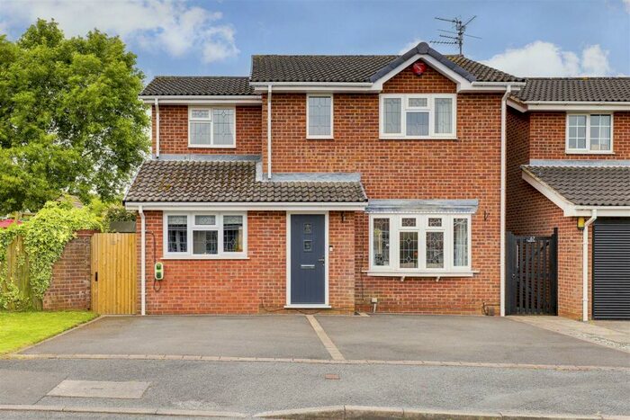 4 Bedroom Detached House For Sale In Bolingey Way, Hucknall, Nottinghamshire, NG15