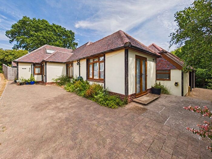 3 Bedroom Detached Bungalow For Sale In Oakhurst Close, Netley Abbey, Southampton, SO31