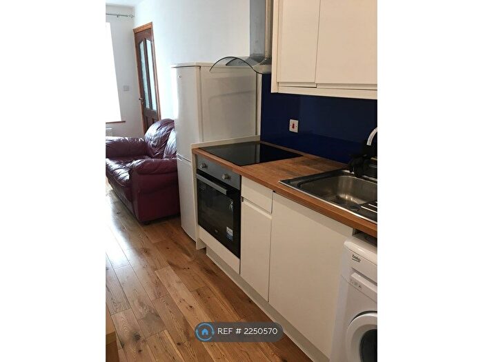 1 Bedroom Flat To Rent In Colin Gardens, London, NW9