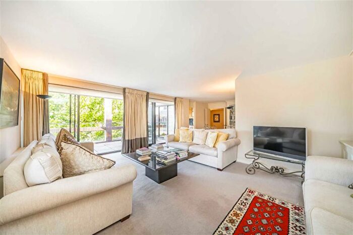 2 Bedroom Flat For Sale In Grosvenor Road, Pimlico, SW1V - Photo 2
