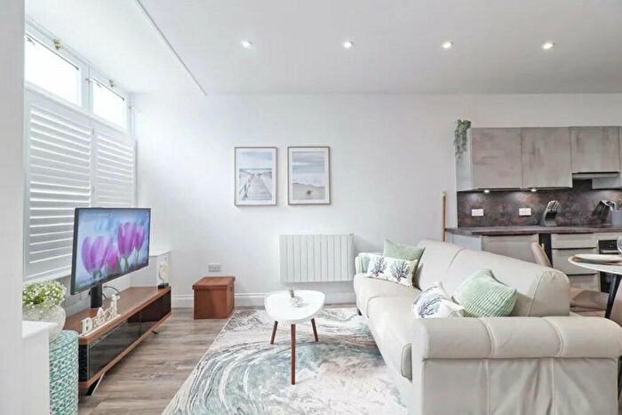 1 Bedroom Flat To Rent In High Street, Walton On The Naze, CO14