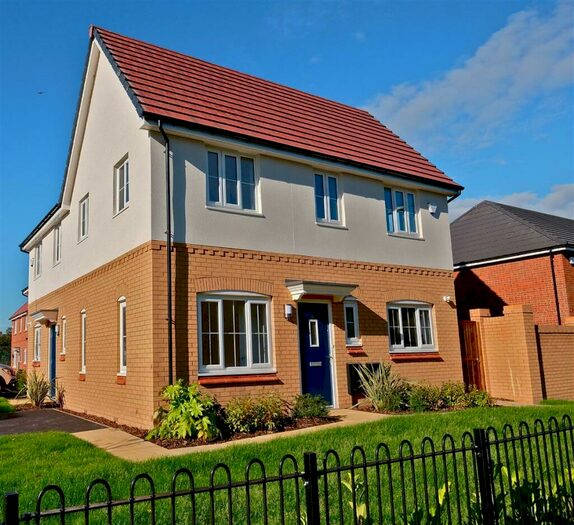 2 Bedroom Semi-Detached House To Rent In Minton Drive, Cradley Heath, B64
